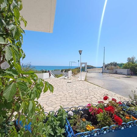 Right Across The Sea Villa Nea Kallikrateia ภายนอก รูปภาพ