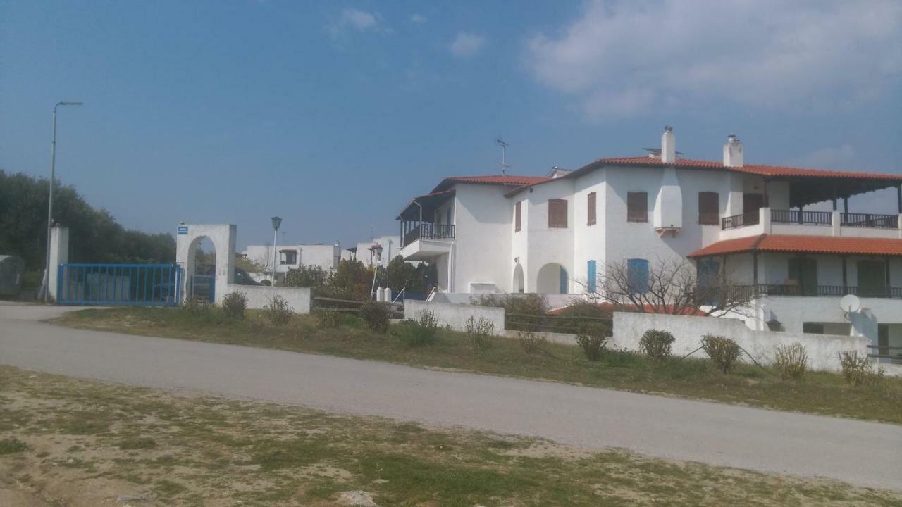 Right Across The Sea Villa Nea Kallikrateia ภายนอก รูปภาพ